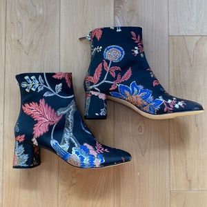 NWT Zara Printed Fabric Booties